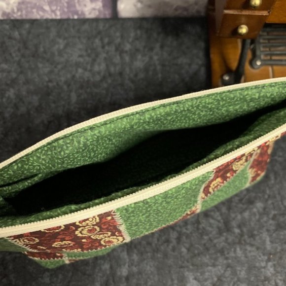 Medium Handmade Quilted Cosmetic Bag - Picture 4 of 8